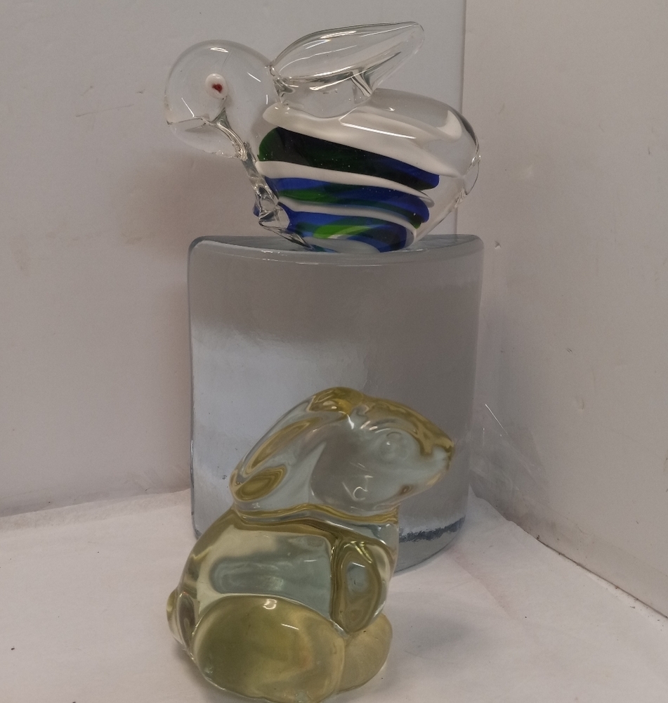 2 Paperweights Murano Blue & Clear, Green Glass Bunny Rabbits 4"x4.25 Collectibl